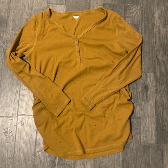 Maternity Rib Knit Henley - Picture 5 of 7